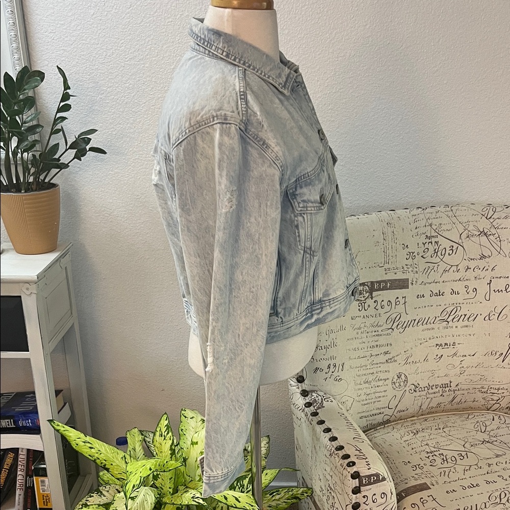 NWT American Eagle Cropped Denim Jacket - Picture 3 of 10